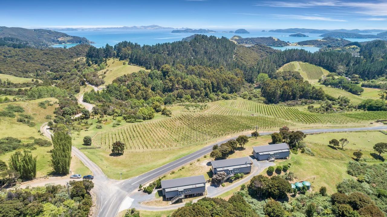 Paroa Bay Chalets - Te Whare Tui Russell Exterior photo