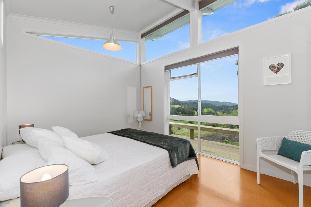 Paroa Bay Chalets - Te Whare Tui Russell Exterior photo